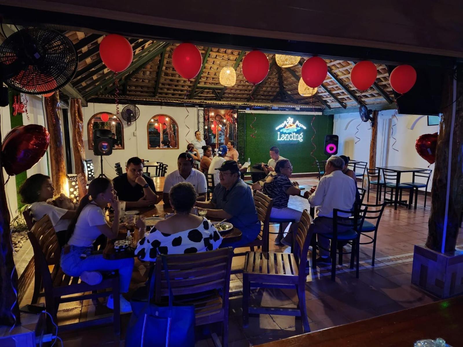 The Landing Hotel And Restaurant Moyogalpa Exterior foto